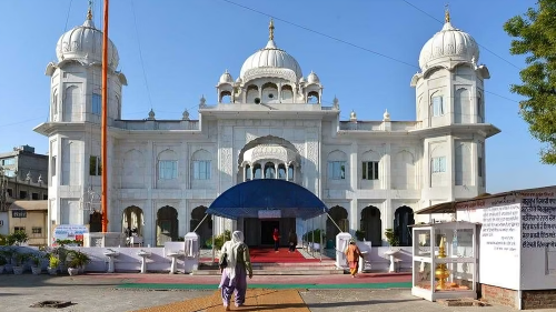 Picture of Sikh community angered by Maharashtra government's decision, appeals to stop immediate government interference in Gurdwara management