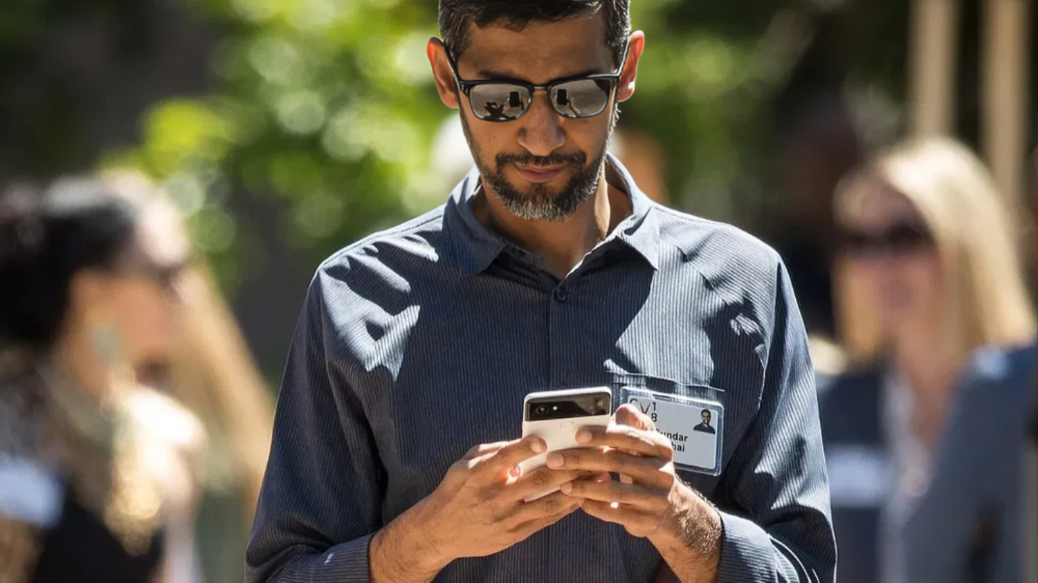 Picture of One, not two Google CEO Sundar Pichai uses 20 smartphones, said reason