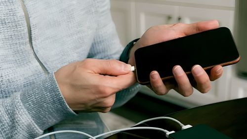 Picture of Is it OK to charge a phone with someone else's phone charger? Know that you are not doing this mistake