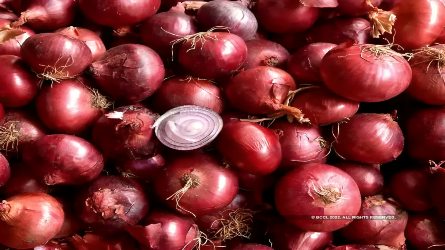 Picture of Onion made ordinary people cry! After garlic, now the price of onion has increased