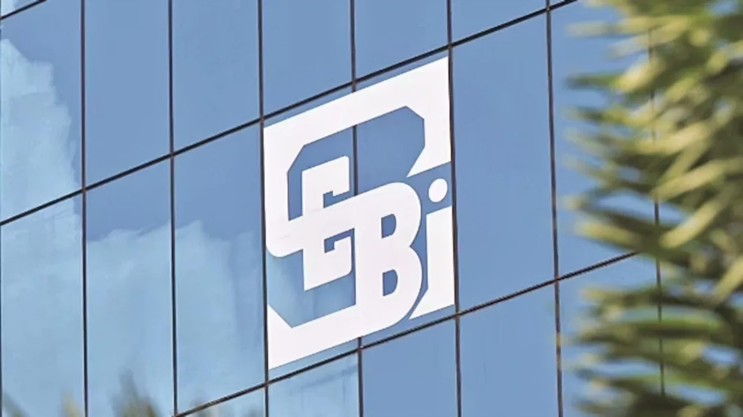 SEBI warns investors: Beware of fraudsters in the name of facilitating foreign portfolio investors की तस्वीर