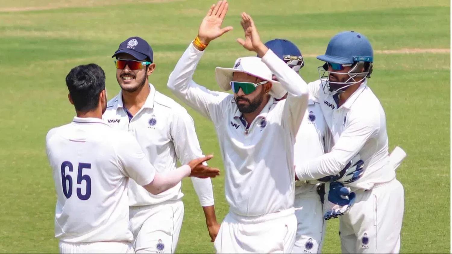 Vidarbha will face 41-time champions Mumbai, for the first time in Ranji Trophy history. की तस्वीर