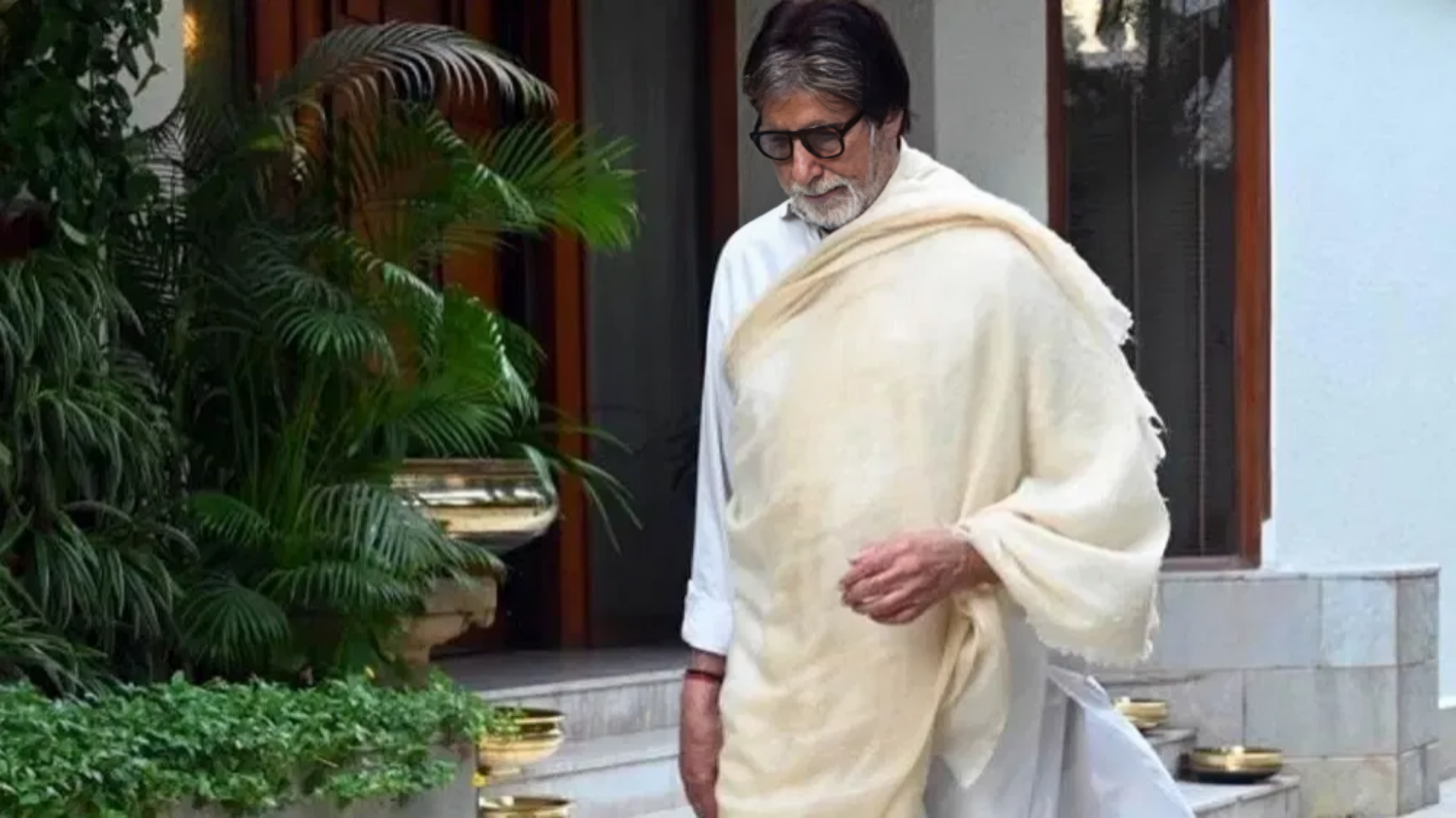 Picture of Amitabh Bachchan admitted to Kokilaben Hospital, underwent angioplasty surgery in the morning
