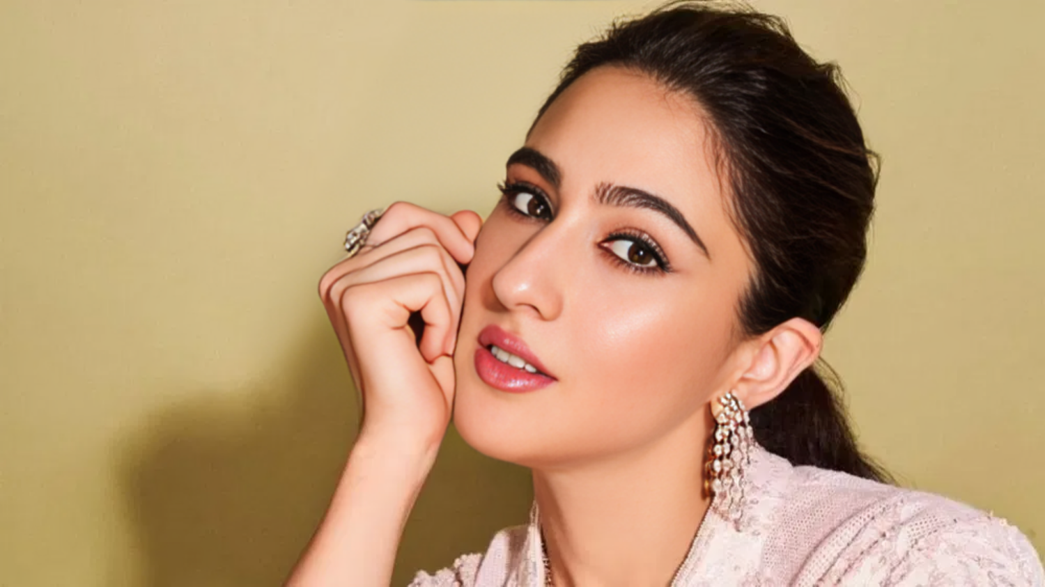 Picture of Sara Ali Khan hits back at trollers on her surname controversy, says 'I don't need to apologise'