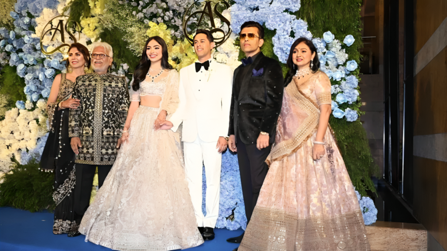Shah Rukh's swag, Taapsee's beauty..These stars spoil the party at Anand Pandit's daughter's reception party, see Photo की तस्वीर
