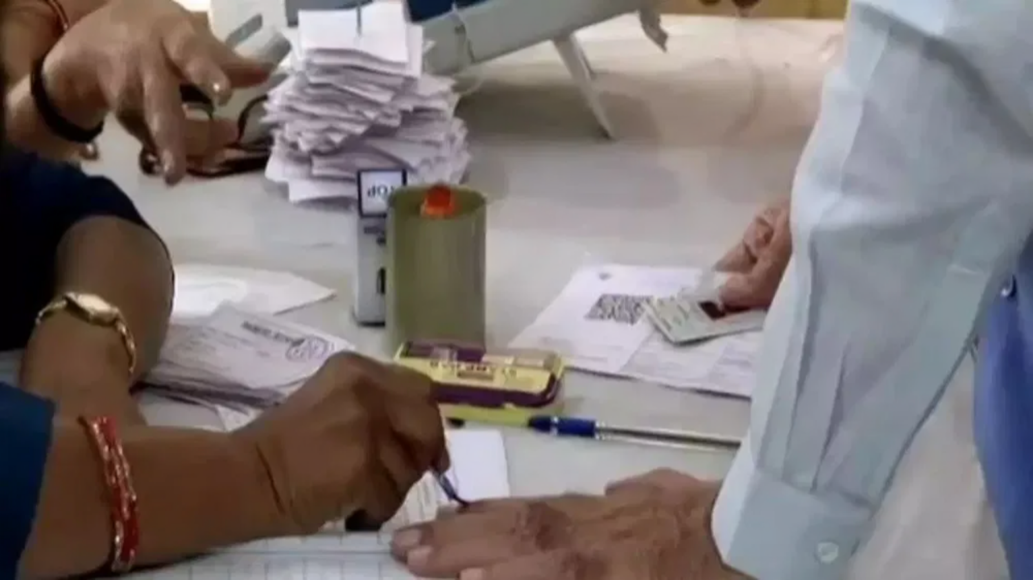 Rajasthan Lok Sabha Elections 2024 Updates: Voting continues on 12 seats, 114 candidates are in the fray की तस्वीर